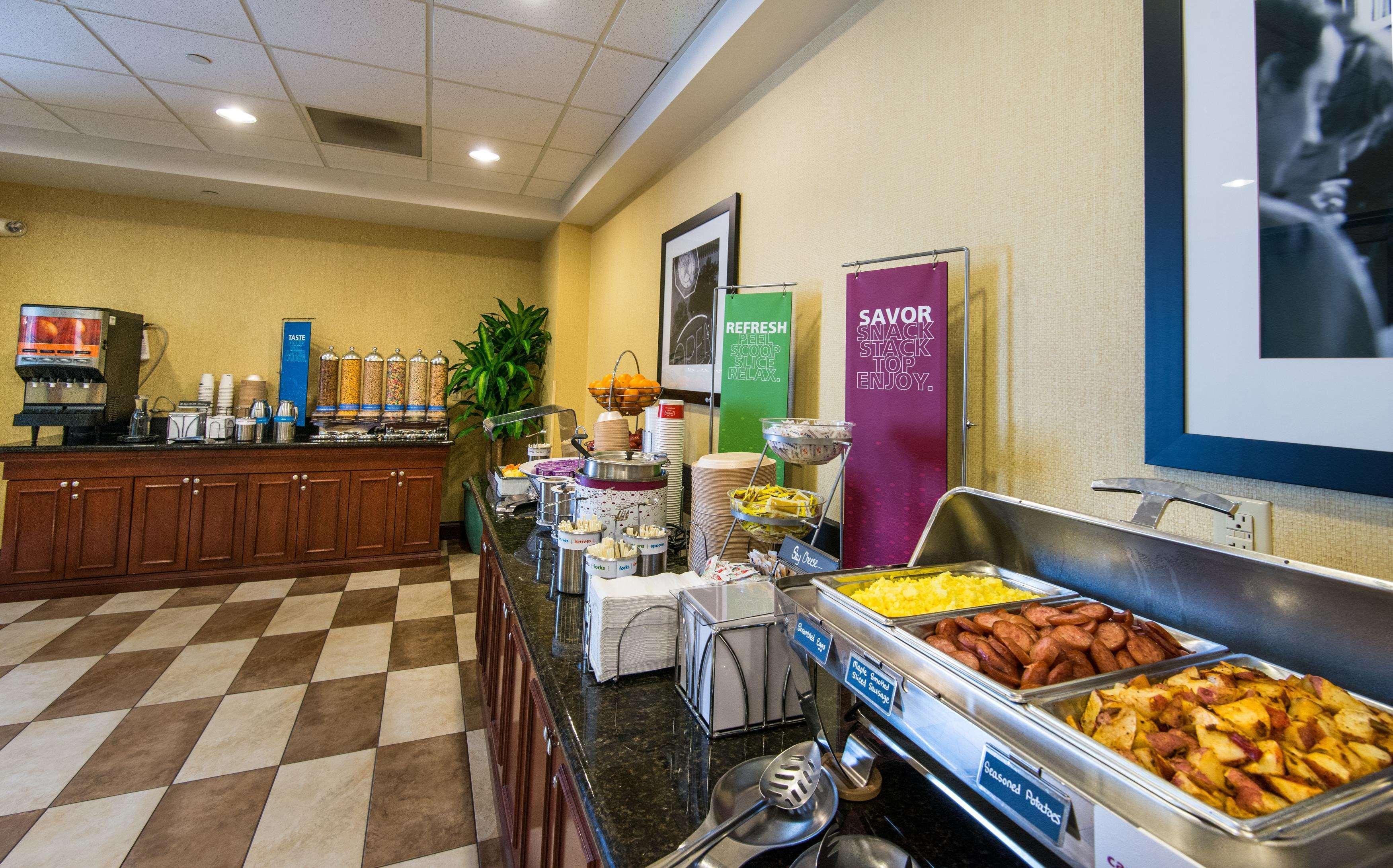 Hampton Inn & Suites Fort Myers-Colonial Boulevard Экстерьер фото