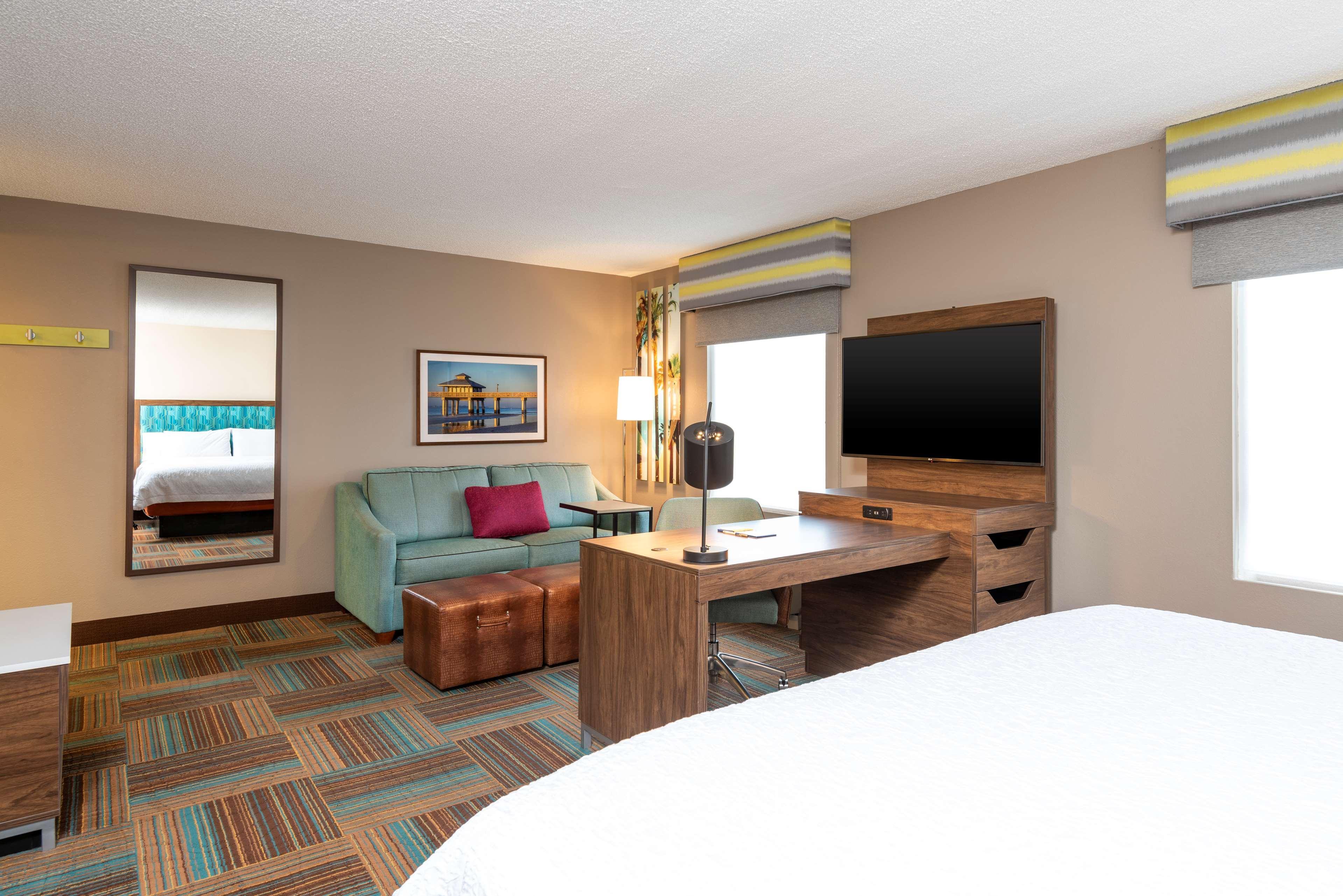 Hampton Inn & Suites Fort Myers-Colonial Boulevard Экстерьер фото