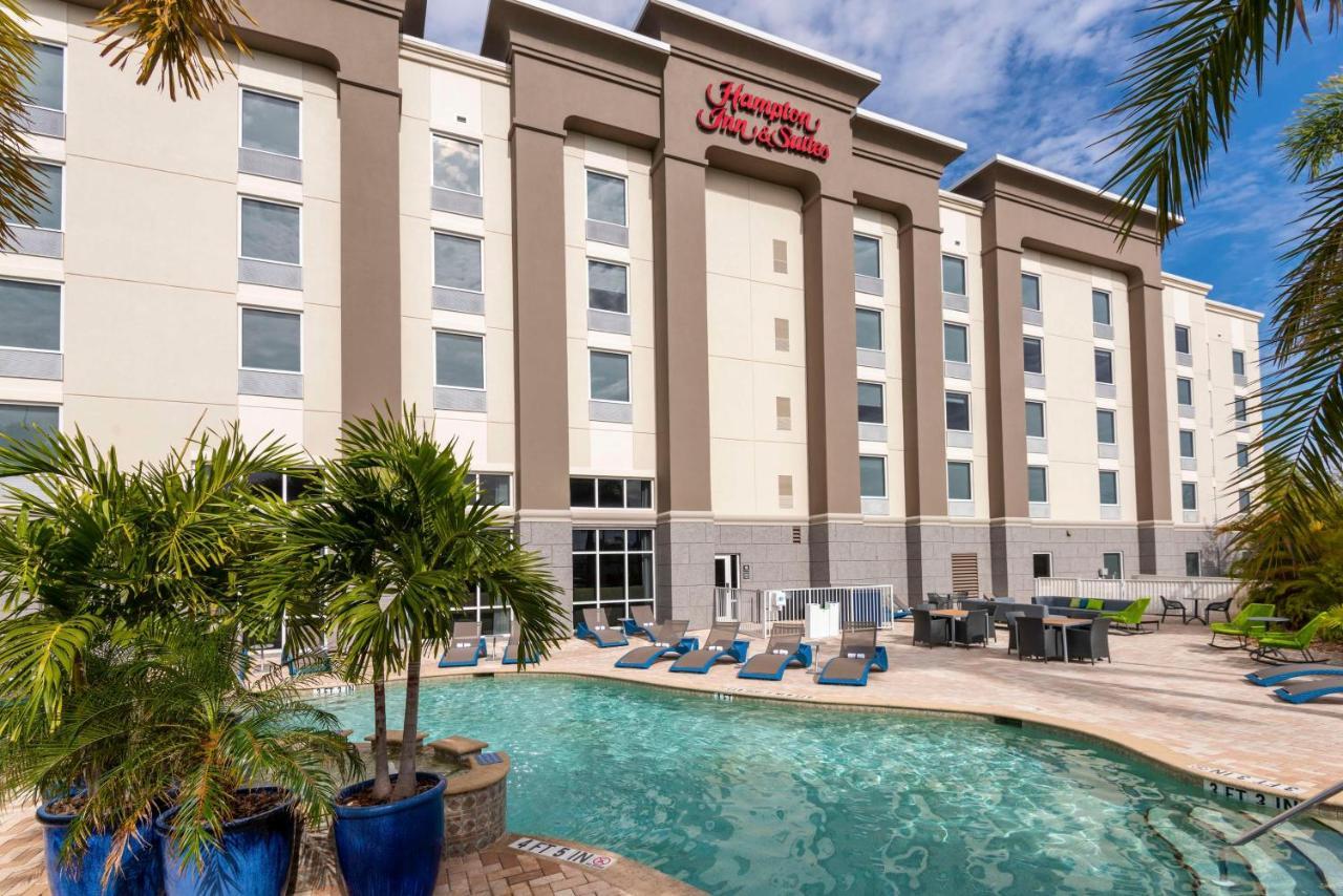 Hampton Inn & Suites Fort Myers-Colonial Boulevard Экстерьер фото